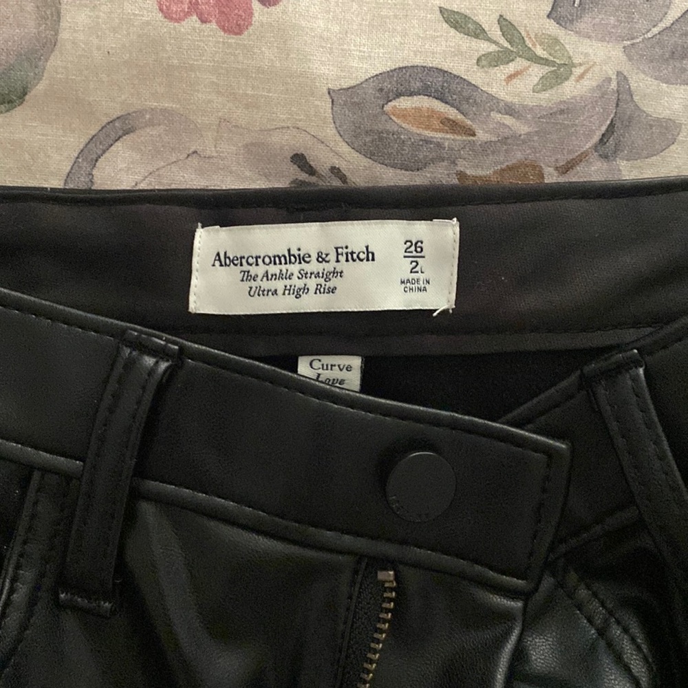 Abercrombie & Fitch Curve Love Ankle Straight high rise vegan leather pants